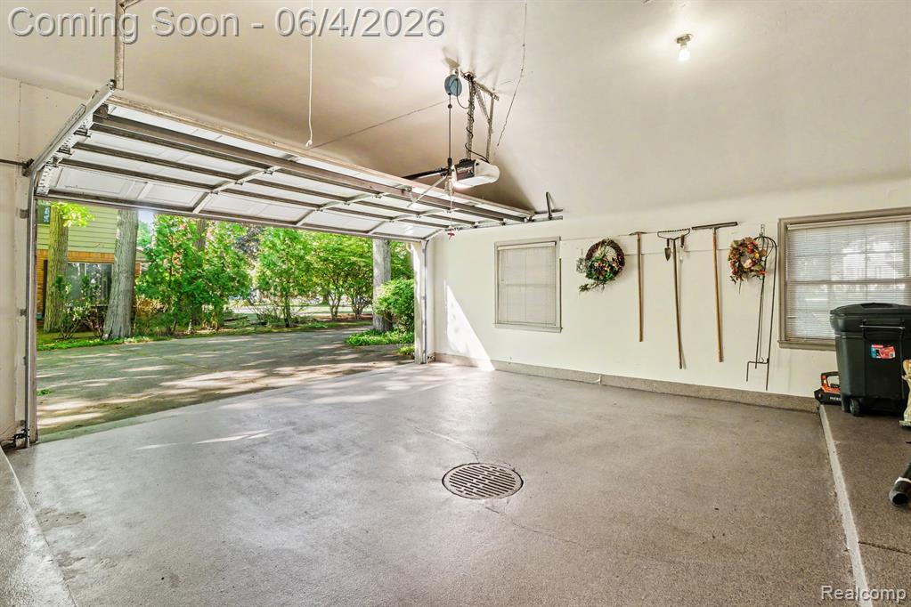 22586 N Nottingham Drive, Beverly Hills, MI 48025 — Photo 45