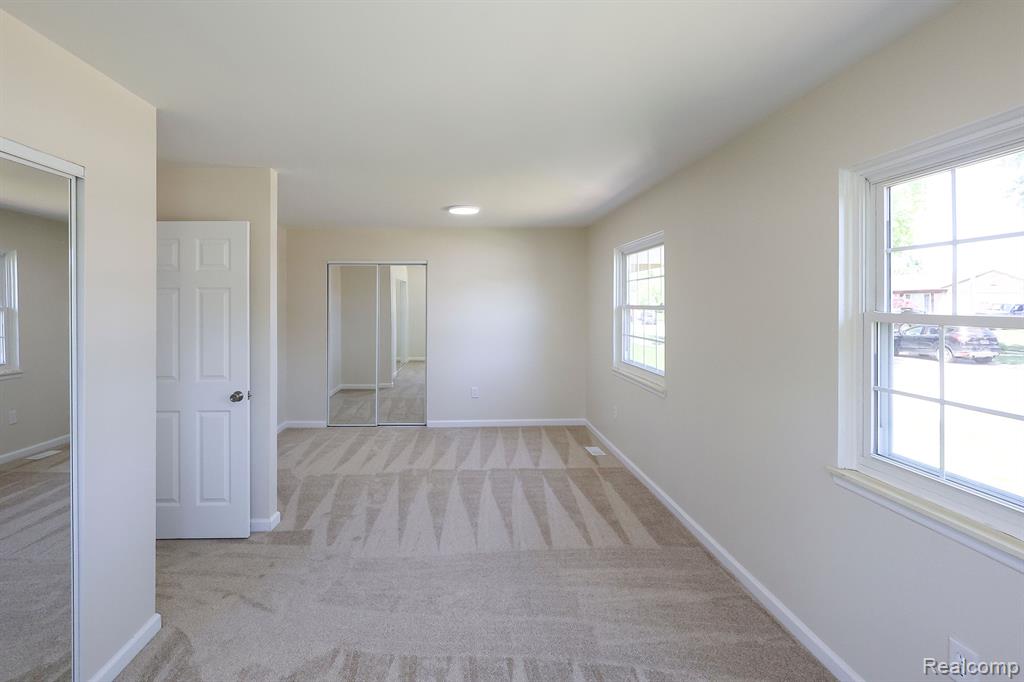 9858 FAIRBANKS Street, Van Buren, MI 48111 — Photo 18