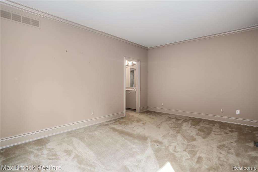 4366 KAREN Lane, Bloomfield Hills, MI 48302 — Photo 48