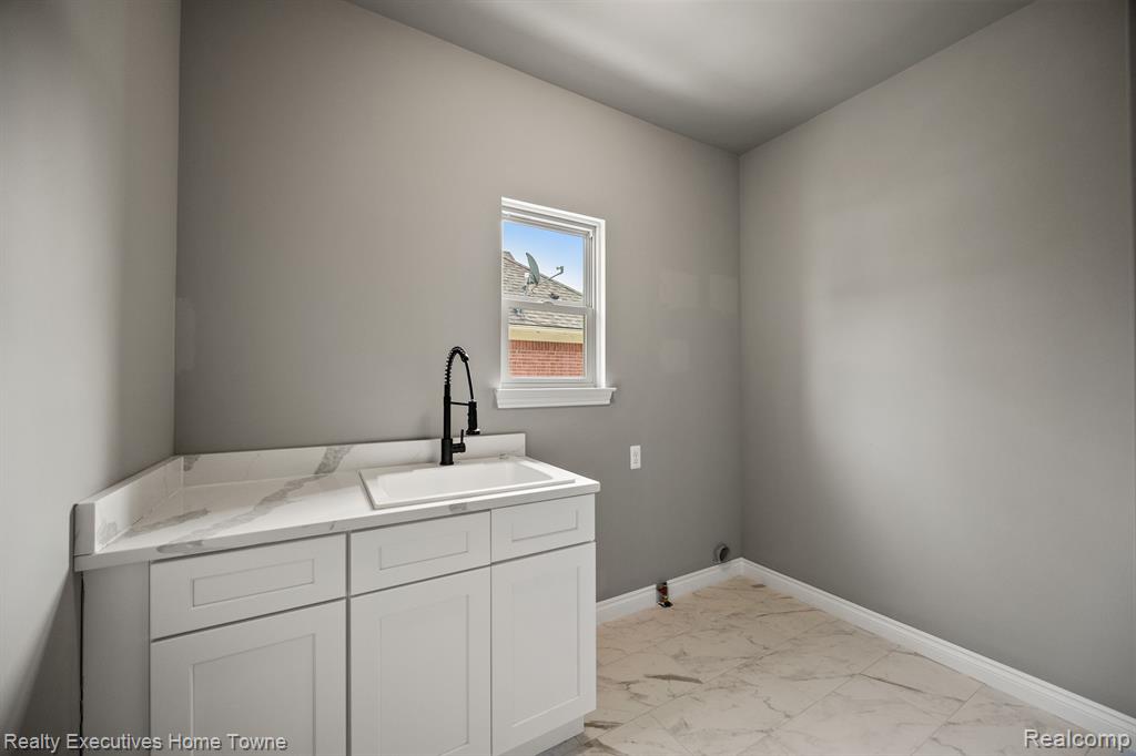35873 GLENVILLE Drive, New Baltimore, MI 48047 — Photo 22