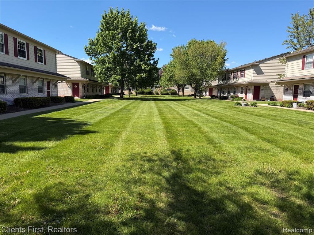 204 Princeton Drive, South Lyon, MI 48178 — Photo 28