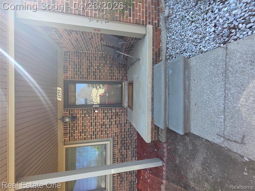2898 Roundtree Drive, Troy, MI 48083 — Photo 7