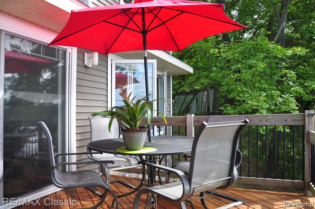 5050 Island Shore Drive, Pinckney, MI 48169 — Photo 27