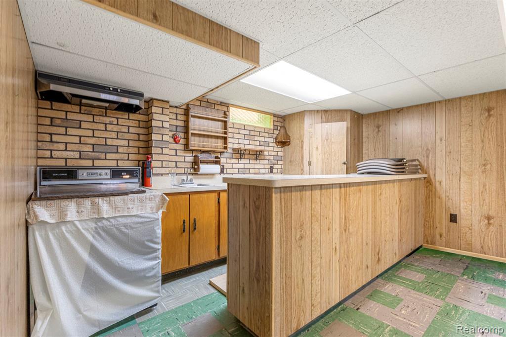 8255 Kinmore Street, Dearborn Heights, MI 48127 — Photo 26