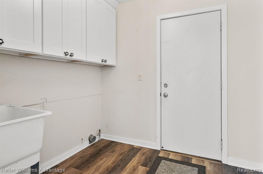 390 Mulberry Drive, Commerce Twp, MI 48390 — Photo 19