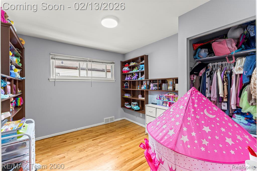 4940 Mayfair Street, Dearborn Heights, MI 48125 — Photo 17
