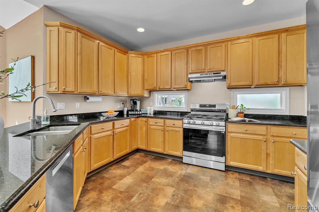 4788 WINDSWEPT Drive, Milford, MI 48380 — Photo 22