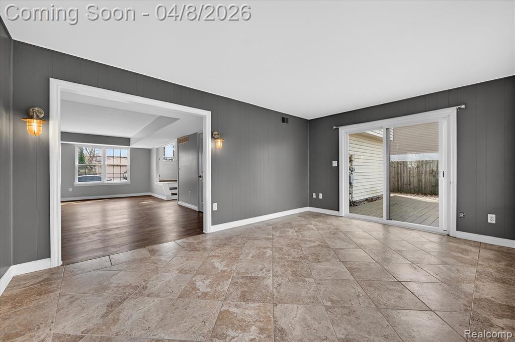 22184 Derby Road, Woodhaven, MI 48183 — Photo 10