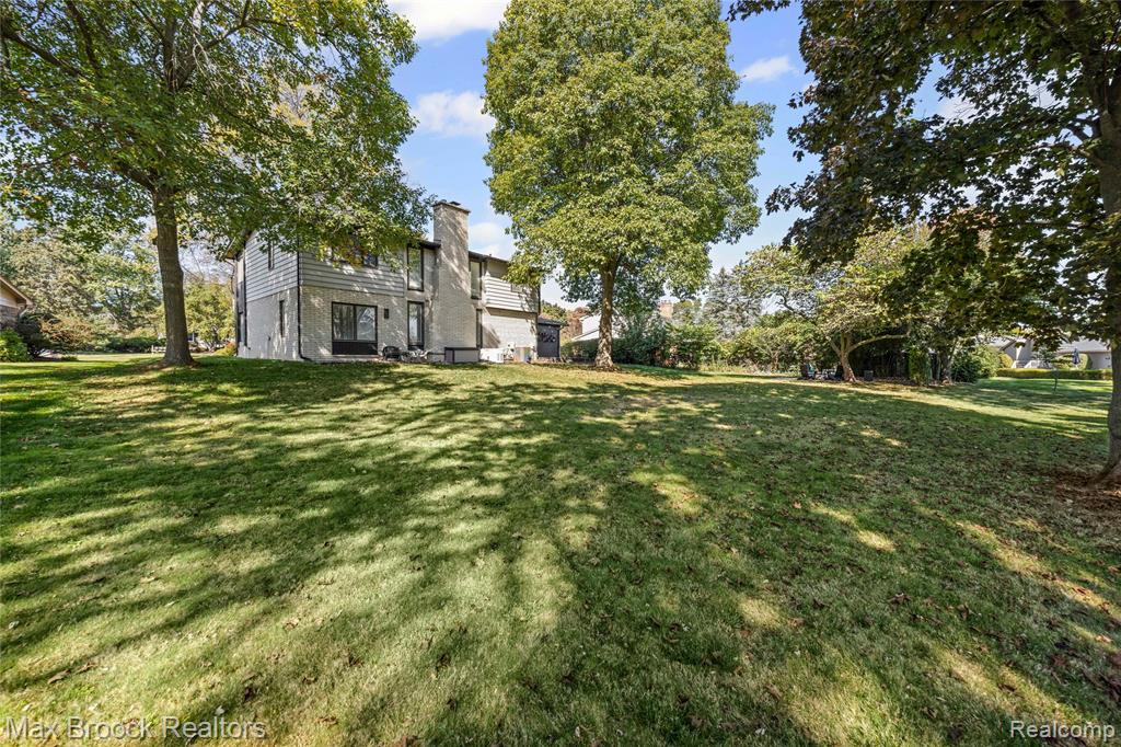 5597 Apple Ridge Trail, West Bloomfield, MI — Photo 59