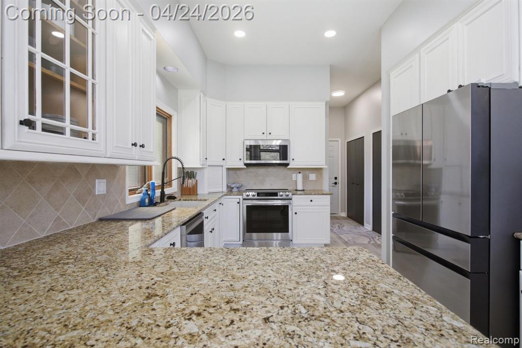 8488 Annette Avenue, Grosse Ile, MI 48138 — Photo 20