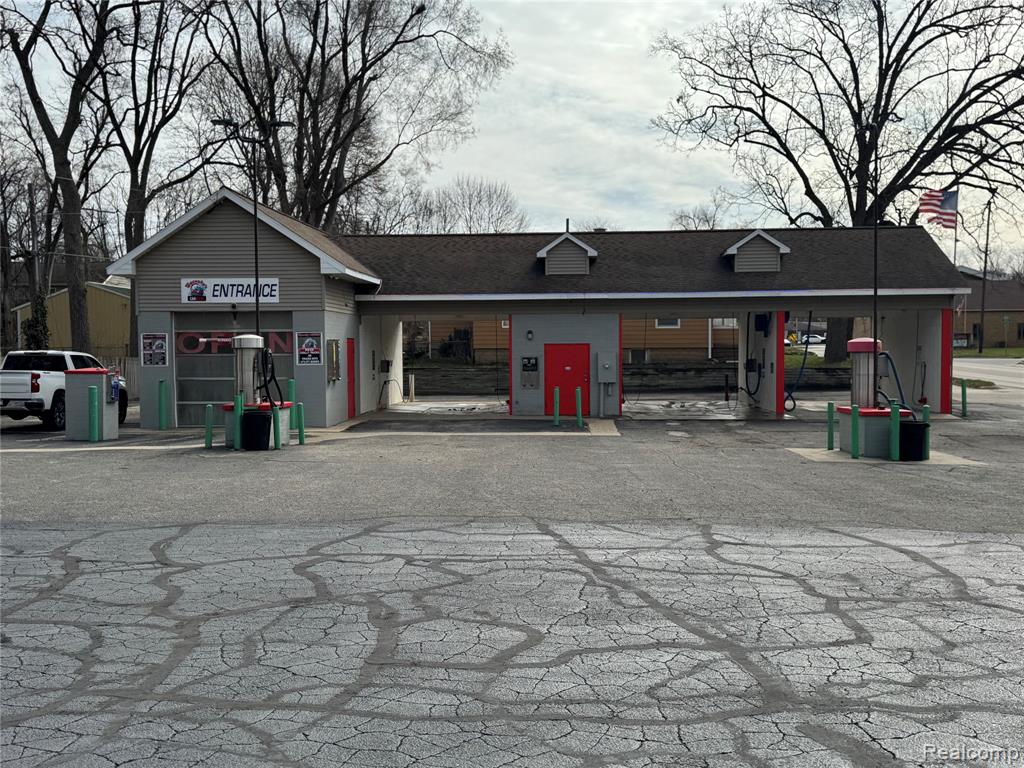 524 E McDevitt Avenue, Jackson, MI 49203 — front exterior
