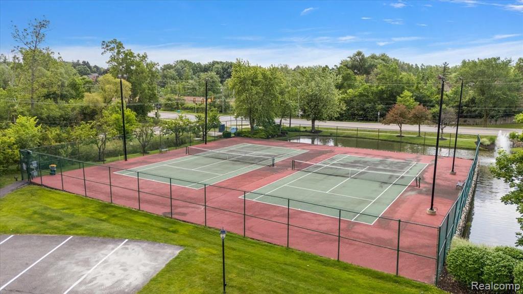 7296 Green Farm Road, West Bloomfield, MI — Photo 30