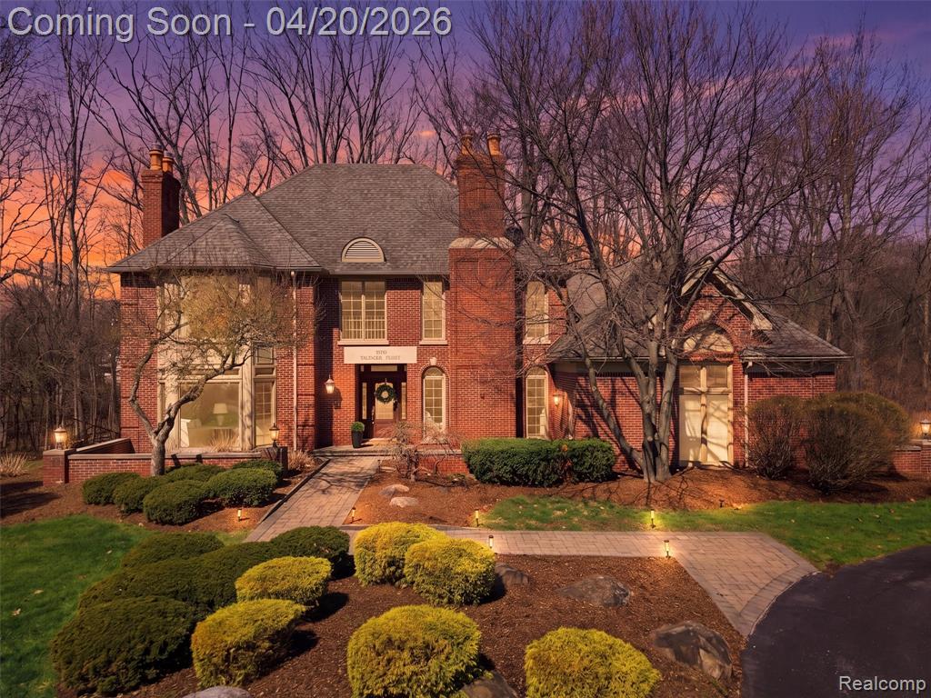 366 Sycamore Court, Bloomfield Hills, MI 48302 — front exterior
