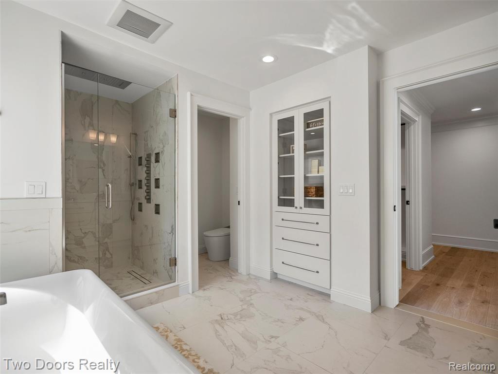 820 OAKRIDGE Avenue, Royal Oak, MI 48067 — Photo 41