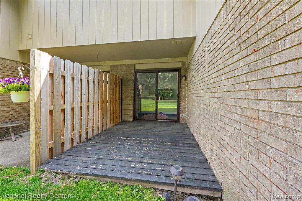 45277 Universal Court, Utica, MI 48317 — Photo 13