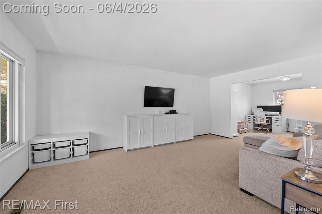 26376 Lawrence Drive, Dearborn Heights, MI 48127 — Photo 30
