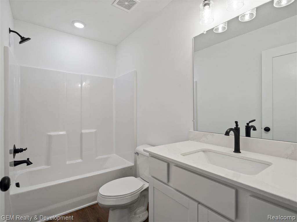 508 Village Lane, Milford, MI 48381 — Photo 17