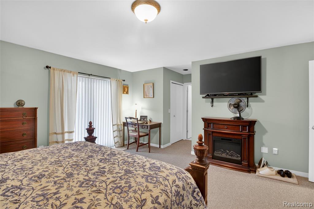 5148 Woodrun Court, West Bloomfield, MI 48323 — Photo 21