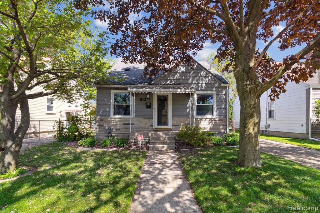812 N KENWOOD Avenue, Royal Oak, MI 48067 — Photo 3