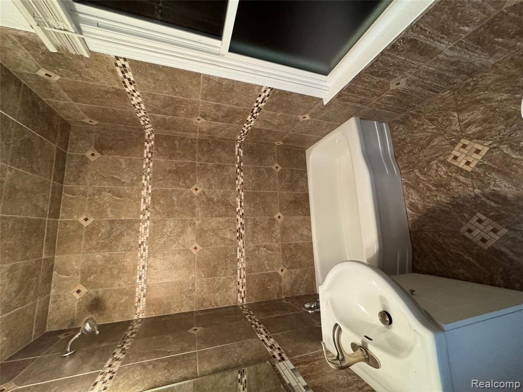 785 Kenilworth Avenue, Pontiac, MI 48340 — Photo 9
