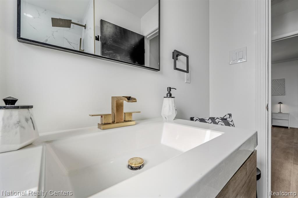 12931 Hazelton Street, Detroit, MI 48223 — Photo 20