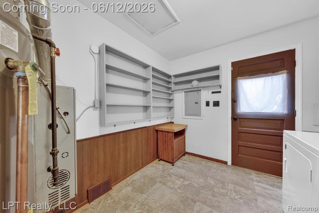 806 E Barrett Avenue, Madison Heights, MI 48071 — Photo 15