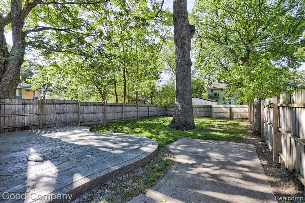 564 E Lewiston Avenue, Ferndale, MI 48220 — Photo 37