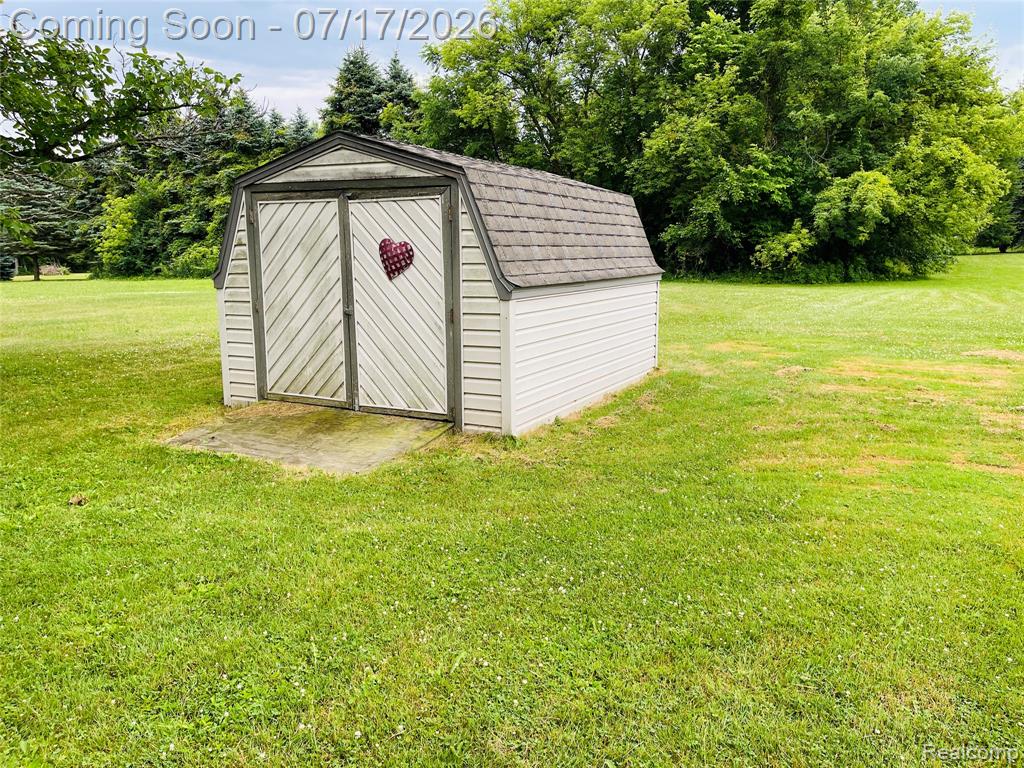 810 E Liberty Street, Chesaning, MI 48616 — Photo 24