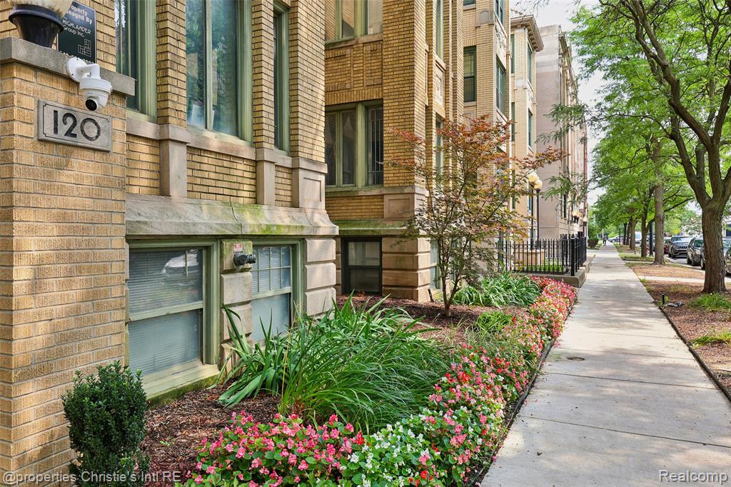 120 Seward Street, 111, Detroit, MI 48202