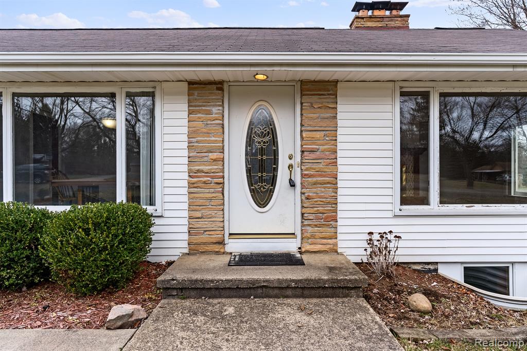 724 NICHOLS Road, Auburn Hills, MI 48326 — Photo 4