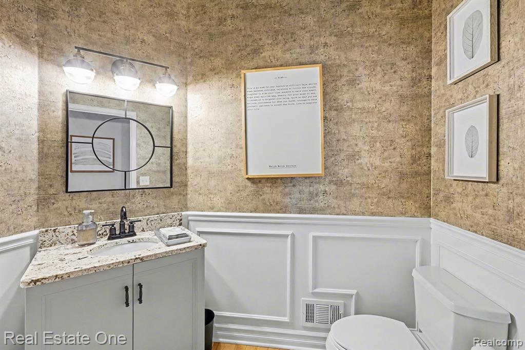 686 W Bluff Court, 23, Rochester Hills, MI 48307 — Photo 12