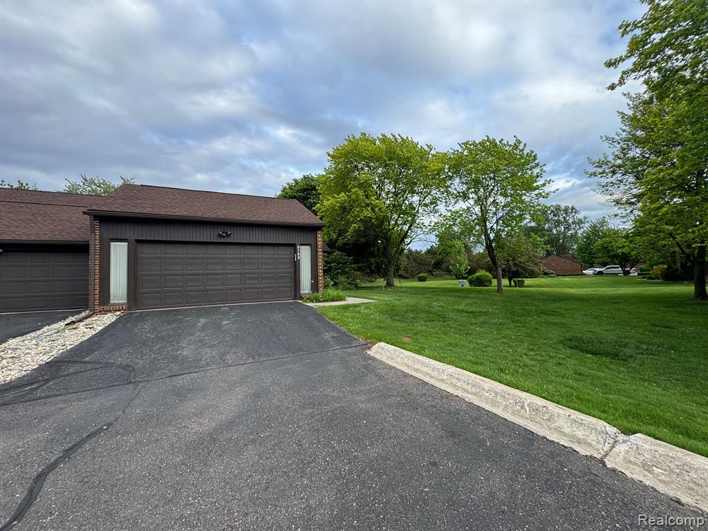 3152 LINDENWOOD Drive, Dearborn, MI 48120 — front exterior