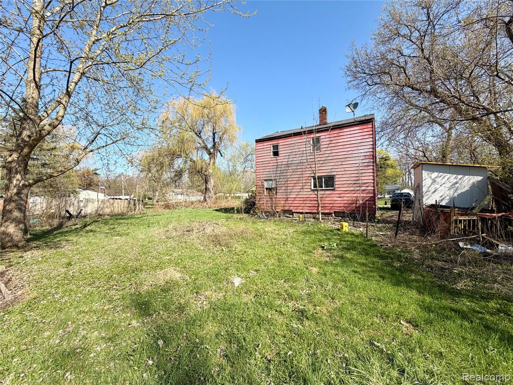 3233 W Home Avenue, Flint, MI 48504 — Photo 4