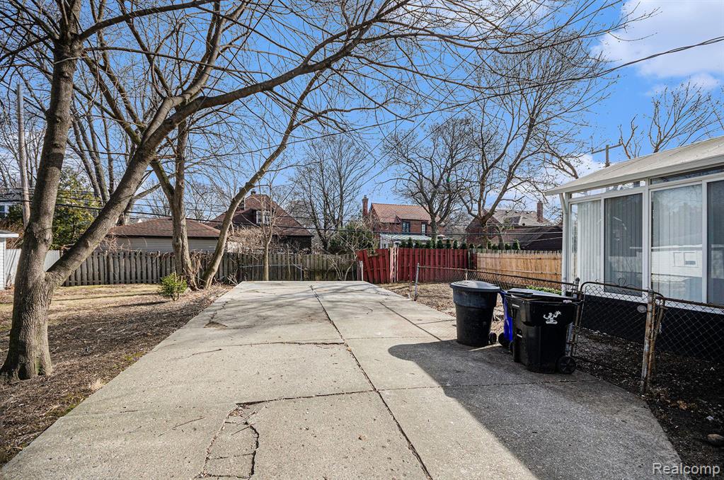 428 ALTER Road, Detroit, MI 48215 — Photo 26