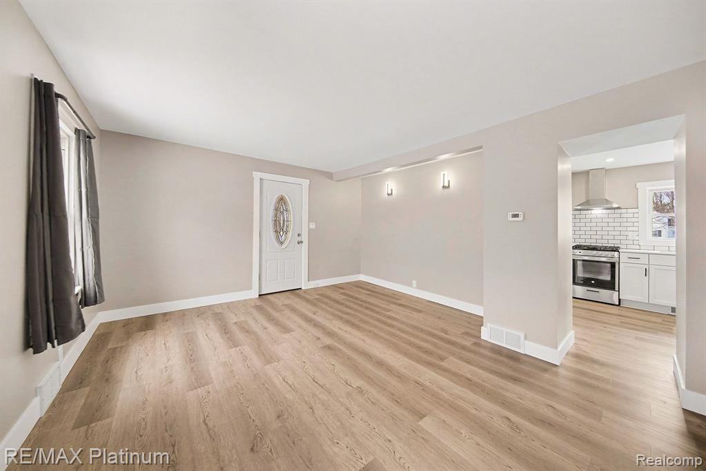 604 Seymour Avenue, Jackson, MI 49202 — Photo 3