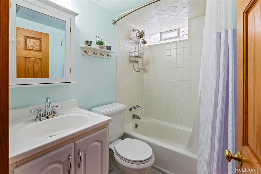 710 N VERNON Street, Dearborn, MI 48128 — Photo 27