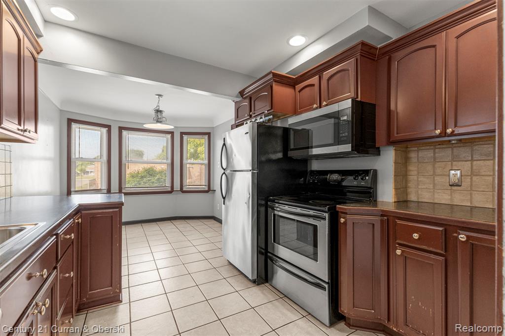 9299 Becker Avenue, Allen Park, MI 48101 — Photo 15