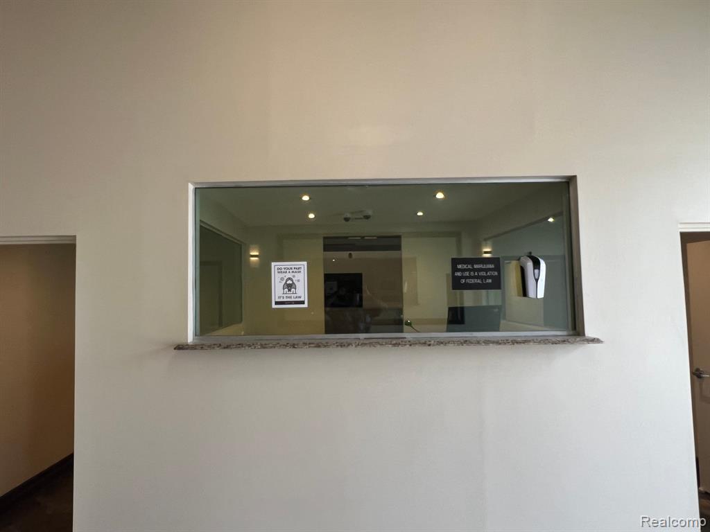 5540 E 8 MILE Road E, Detroit, MI 48091 — Photo 24