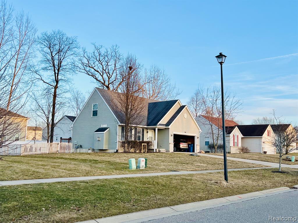 704 HAYSTACK Drive, Linden, MI 48451 — Photo 62