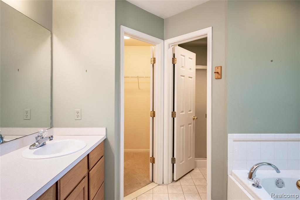 11410 Tall Shadows Court, Pinckney, MI 48169 — Photo 22