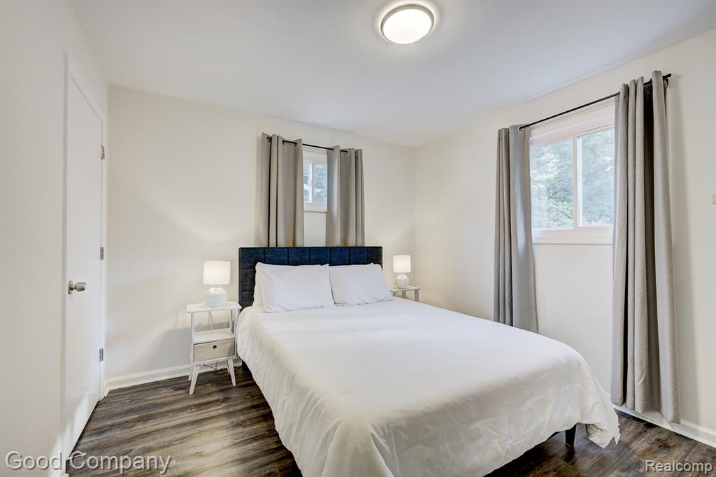 21900 Eastwood Street, Oak Park, MI 48237 — Photo 20