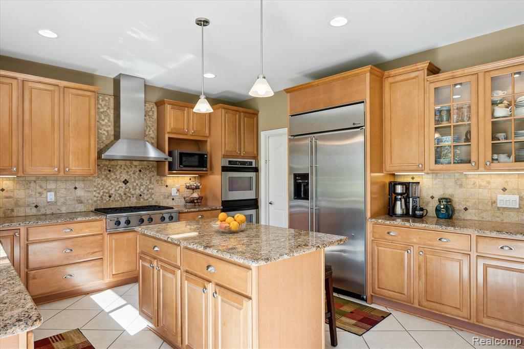 8504 Riverwalk Drive, Fenton, MI 48430 — Photo 16