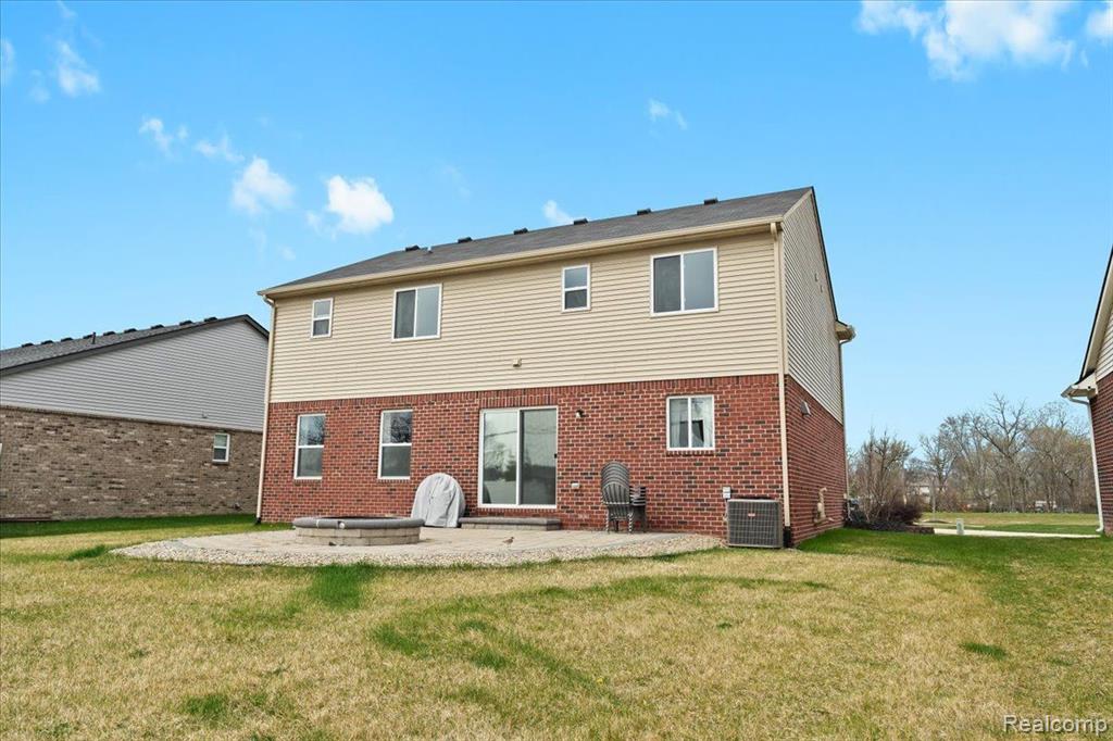 8242 BERWICK Drive, Westland, MI — Photo 35