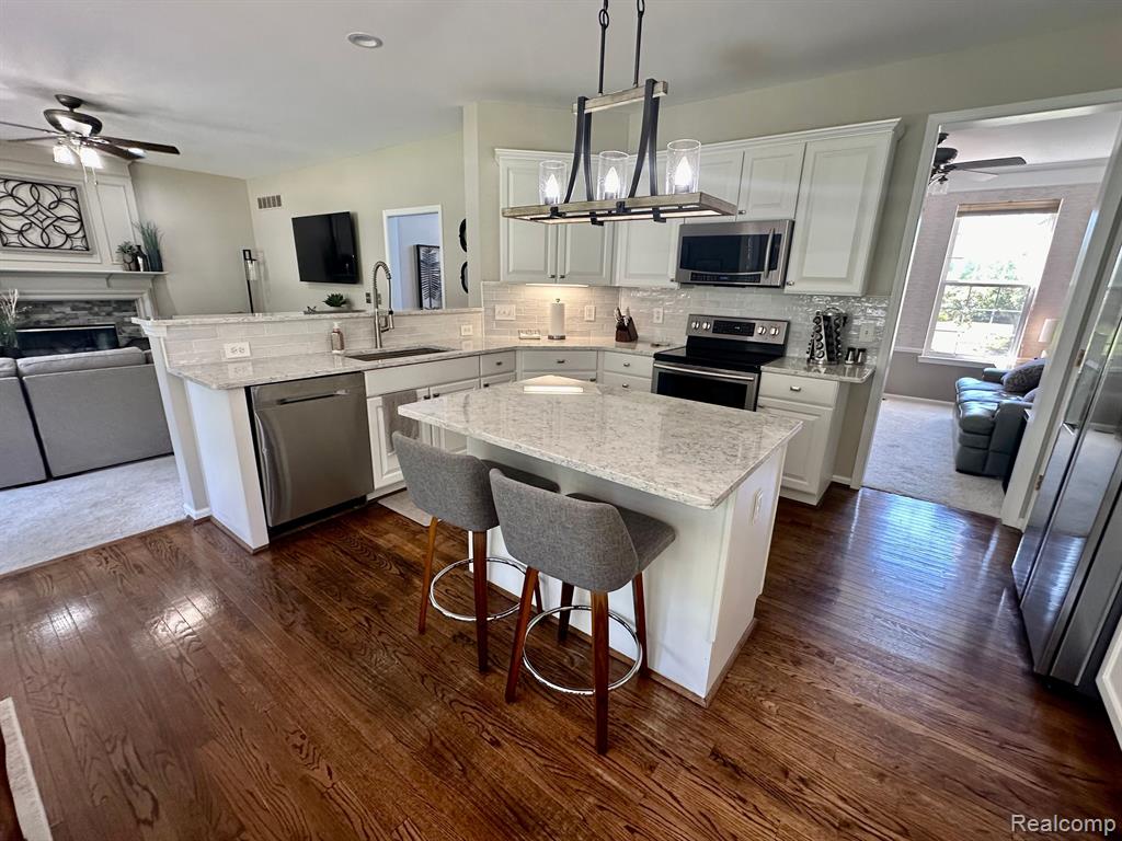 48798 MANHATTAN Circle, Canton, MI 48188 — Photo 15