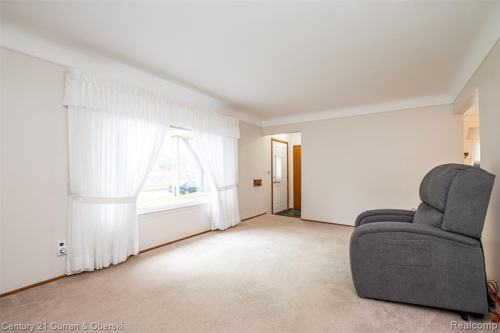6216 Kinmore Street, Dearborn Heights, MI 48127 — Photo 5