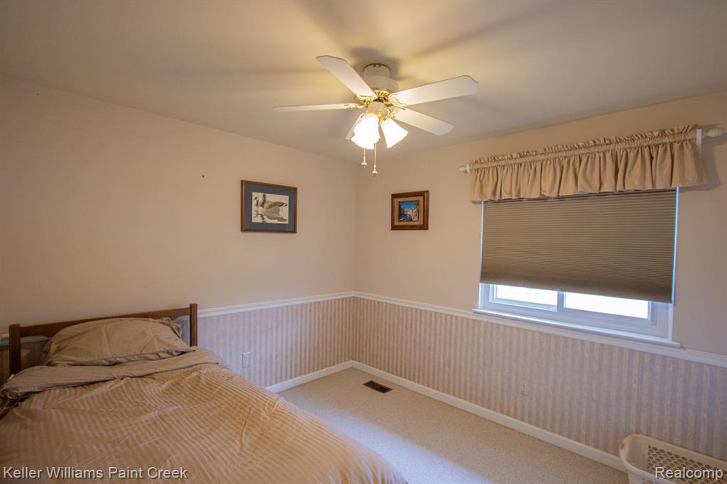 19170 Dawnshire Drive, Brownstown, MI 48193 — Photo 20