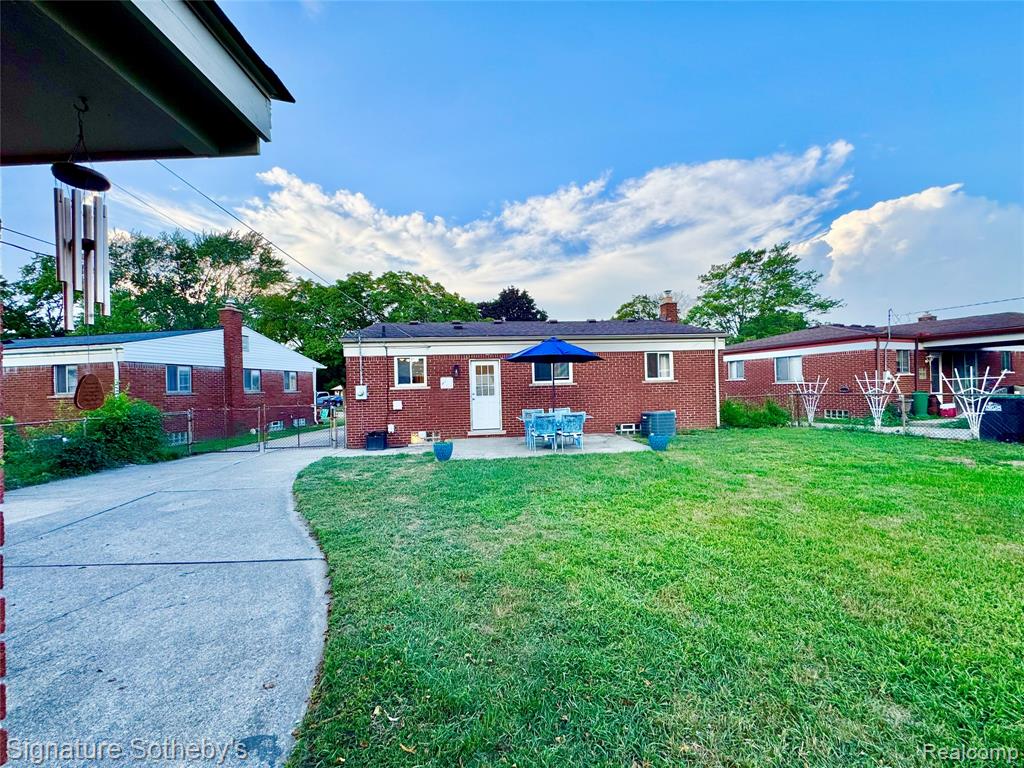 9715 Sylvester Street, Taylor, MI 48180 — Photo 43