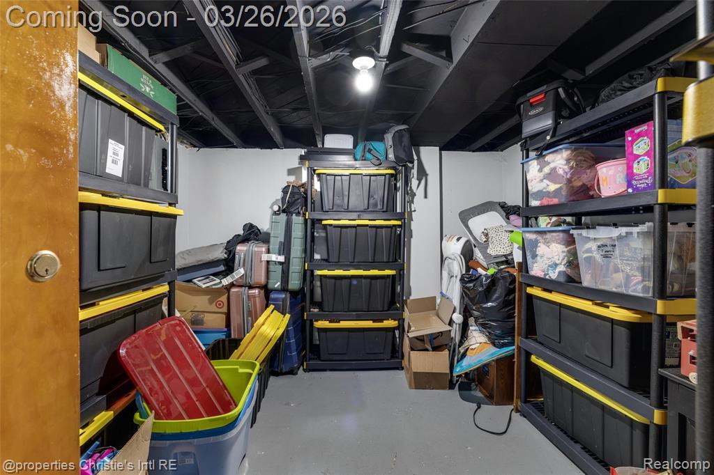 20631 Lochmoor Street, Harper Woods, MI 48225 — Photo 29