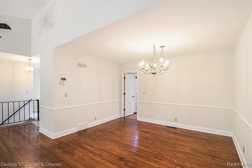 3064 Lindenwood Drive, Dearborn, MI 48120 — Photo 7