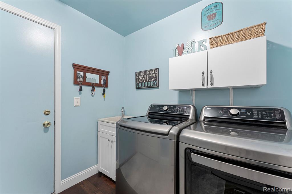 23804 McCORT Drive, Unit 6, Flat Rock, MI 48134 — Photo 12